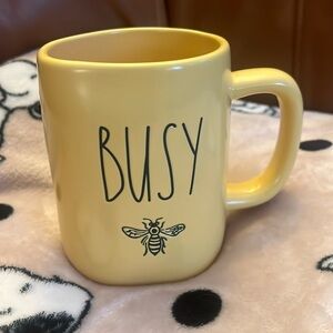 RAE DUNN BUSY (BEE) LIGHT YELLOW MUG NWT